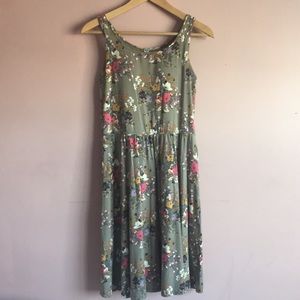 Uniqlo Grey Floral Patterned Sundress